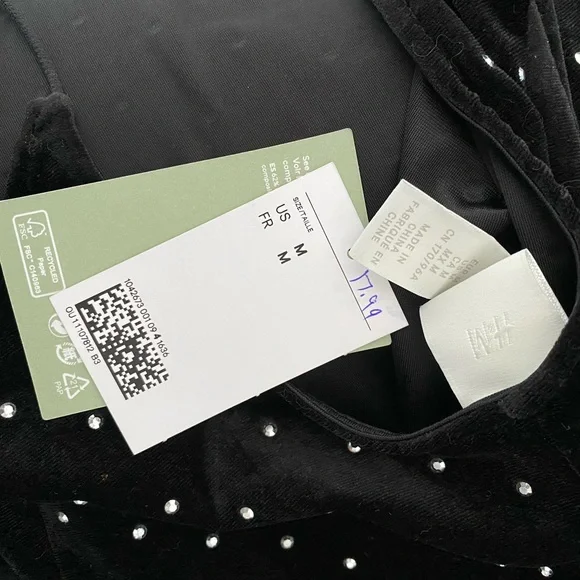 3/$30 ✨ H&M | Sexy Black Dress - Picture 4 of 5